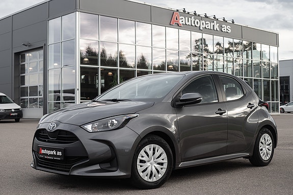 Toyota Yaris 3 of 30