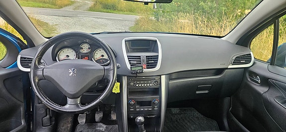 Peugeot 207 9 of 19