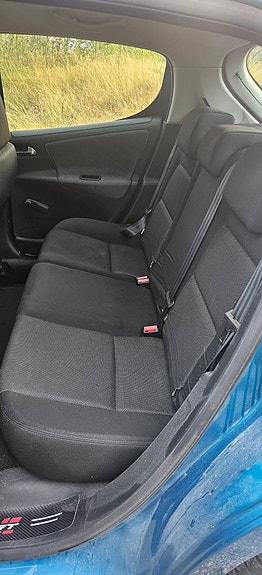 Peugeot 207 15 of 19