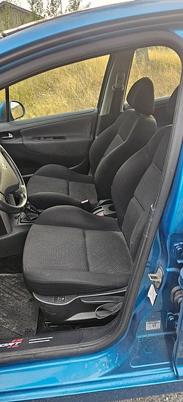 Peugeot 207 13 of 19