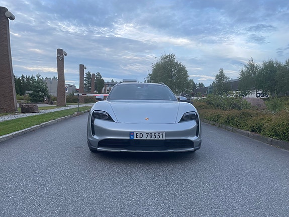 Porsche Taycan 4 26 of 30