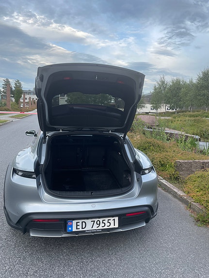 Porsche Taycan 4 15 of 30