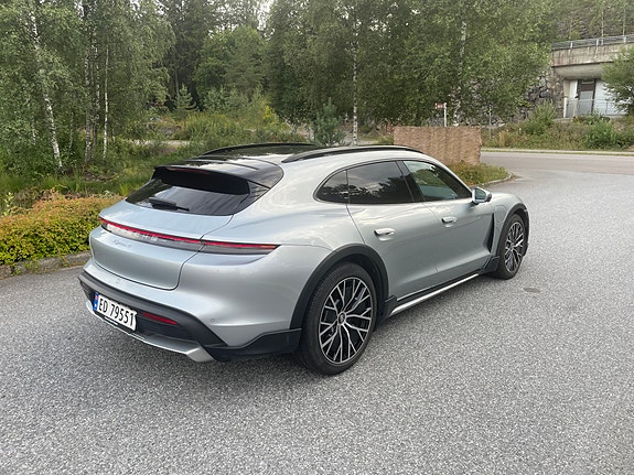 Porsche Taycan 4 25 of 30
