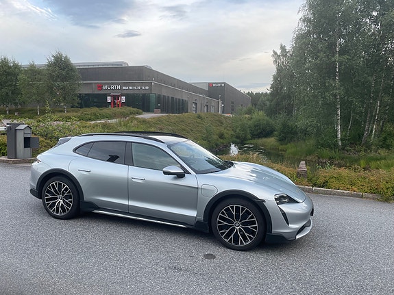 Porsche Taycan 4 3 of 30