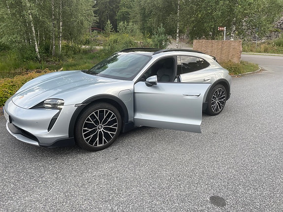 Porsche Taycan 4 17 of 30