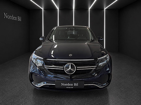 Mercedes-Benz EQC400 2 of 30