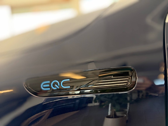 Mercedes-Benz EQC400 12 of 30