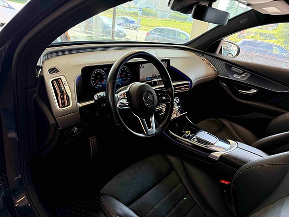Mercedes-Benz EQC400 14 of 30