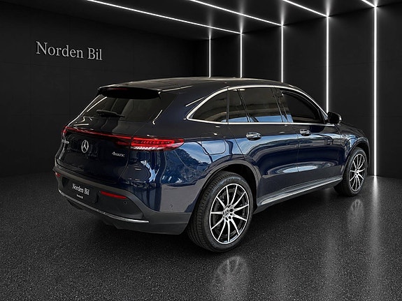 Mercedes-Benz EQC400 3 of 30
