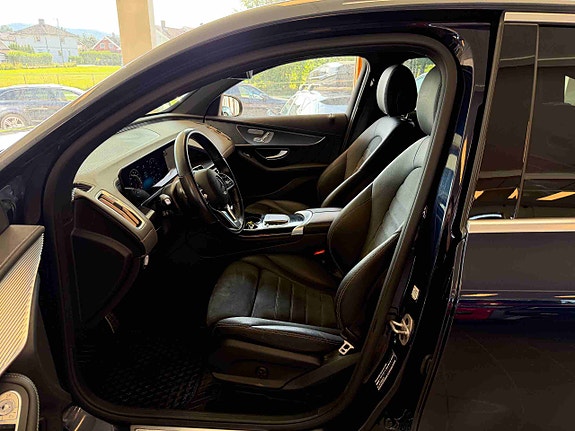 Mercedes-Benz EQC400 11 of 30