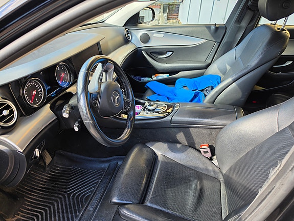 Mercedes-Benz E220 d 9 of 17