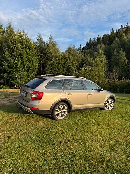Skoda Octavia Scout 3 of 18
