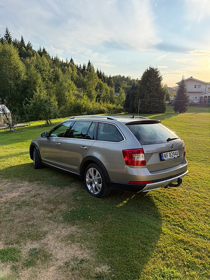 Skoda Octavia Scout 6 of 18