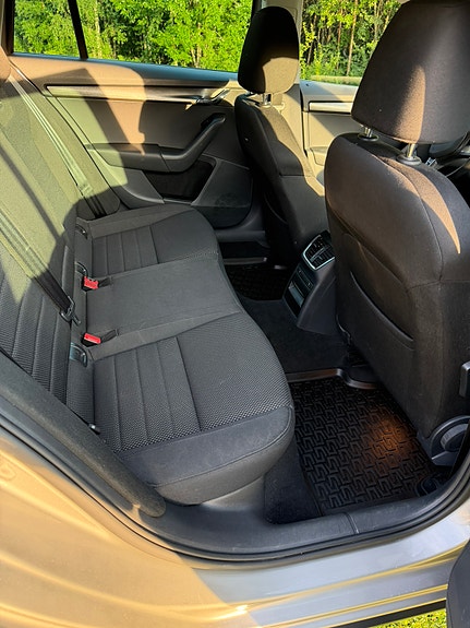 Skoda Octavia Scout 8 of 18