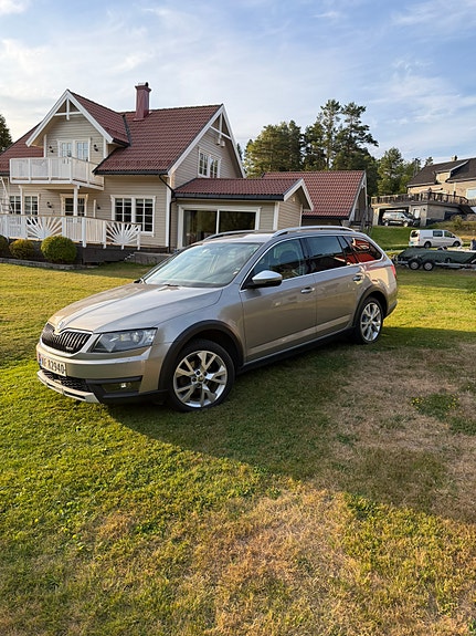 Skoda Octavia Scout 5 of 18