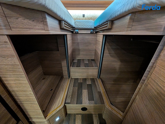 Weinsberg CaraCore 650 MEG | Helintegrert bobil på B-sertifikat! | Automat | Under 7m | Solcelle | Isofix 11 of 30