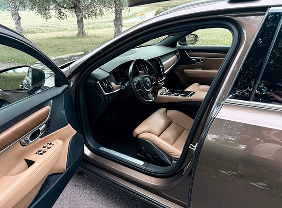 Volvo V90 8 of 12
