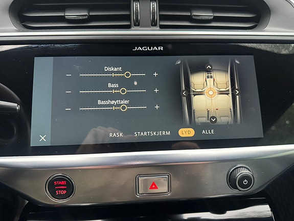 Jaguar I-PACE 27 of 30