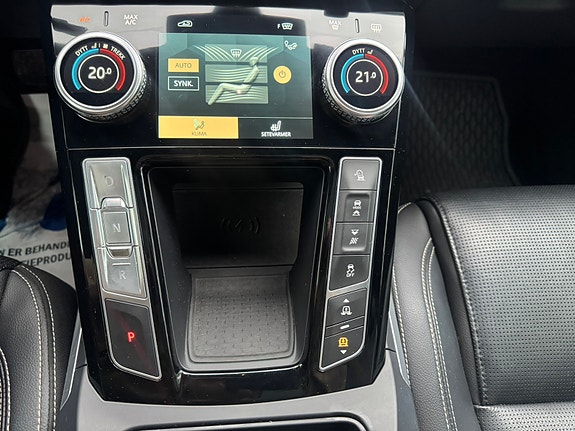 Jaguar I-PACE 21 of 30