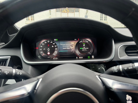Jaguar I-PACE 16 of 30