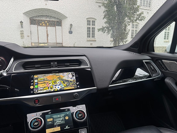 Jaguar I-PACE 19 of 30