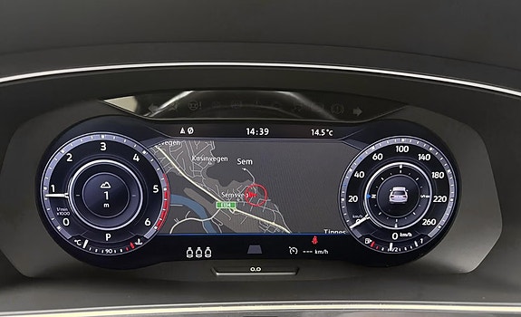 Volkswagen Tiguan 12 of 17