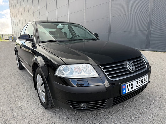 Volkswagen Passat 3 of 25