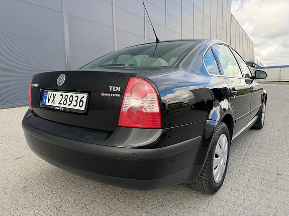 Volkswagen Passat 7 of 25