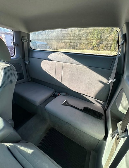 Toyota HiLux 12 of 17