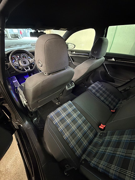 Volkswagen Golf VII 4 of 10