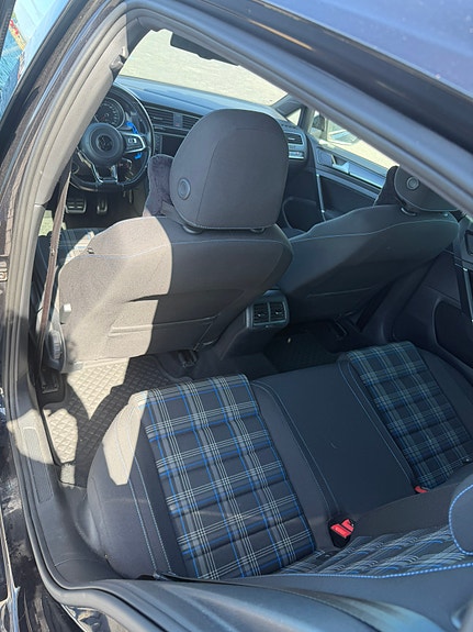 Volkswagen Golf VII 8 of 10