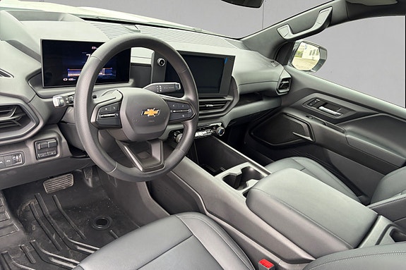 Chevrolet Silverado EV 14 of 22