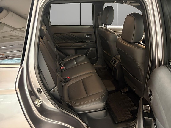 Mitsubishi Outlander 26 of 28