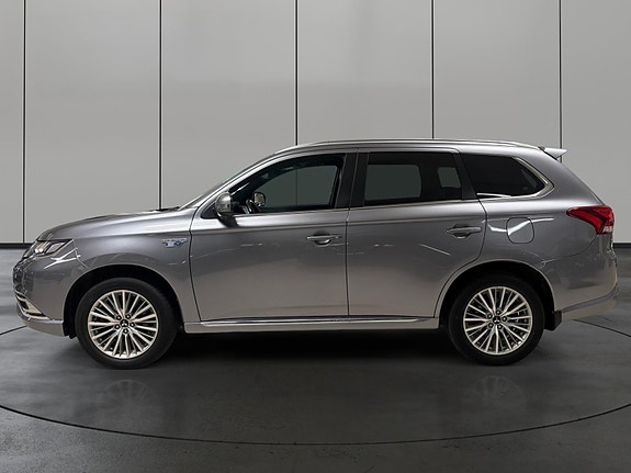 Mitsubishi Outlander 2 of 28