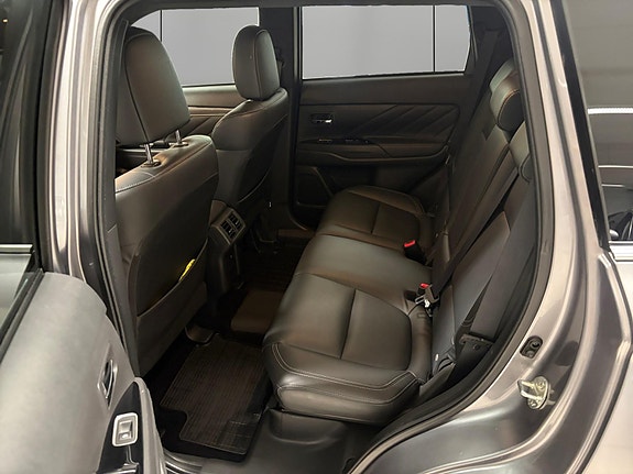 Mitsubishi Outlander 21 of 28