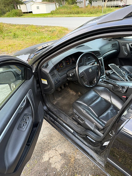 Volvo V70 8 of 9