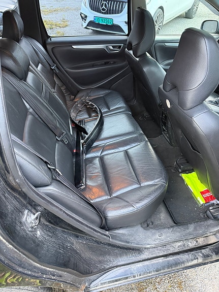 Volvo V70 7 of 9