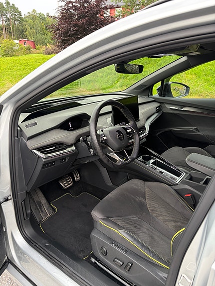 Skoda Enyaq RS 7 of 14