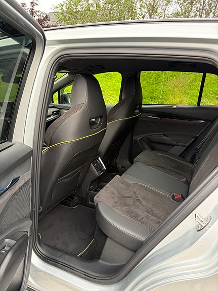 Skoda Enyaq RS 10 of 14
