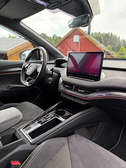 Skoda Enyaq RS 11 of 14