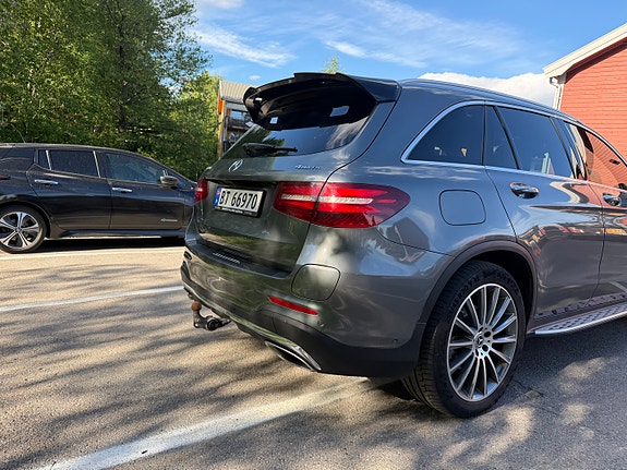 Mercedes-Benz GLC350 e 9 of 19