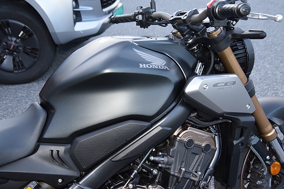 Honda CB650R - Kun 954 km – Senket 30 mm! 10 of 21