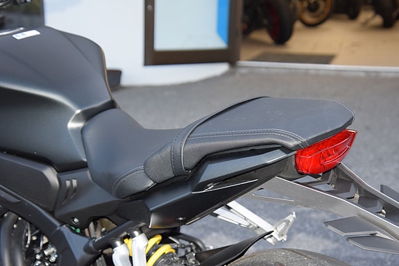 Honda CB650R - Kun 954 km – Senket 30 mm! 13 of 21