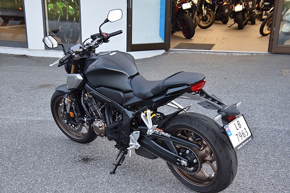 Honda CB650R - Kun 954 km – Senket 30 mm! 3 of 21