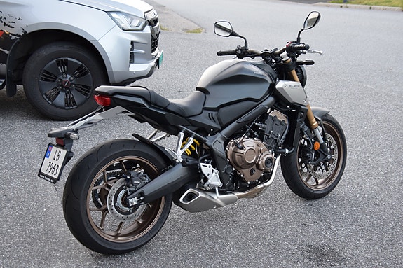 Honda CB650R - Kun 954 km – Senket 30 mm! 6 of 21