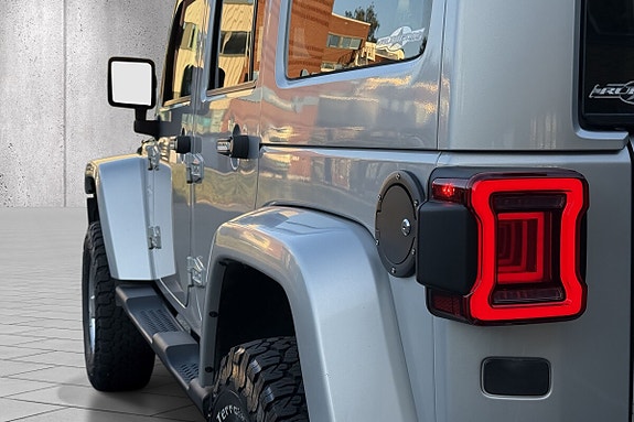 Jeep Wrangler 13 of 17