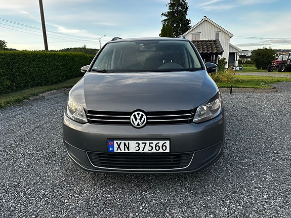 Volkswagen Touran 2 of 19