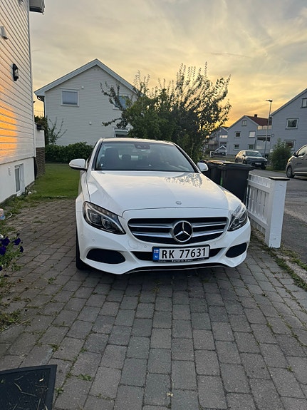 Mercedes-Benz C220 d 2 of 18