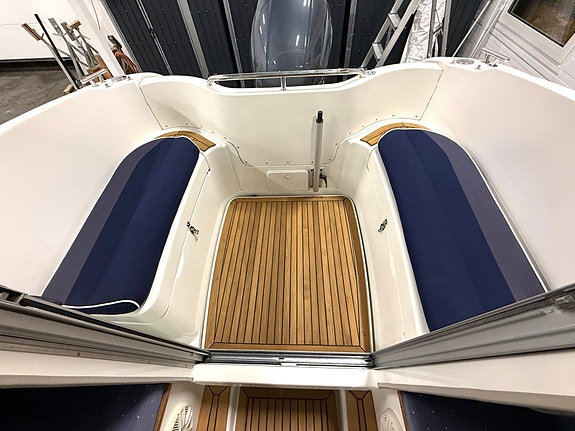 Strøken Yamarin 68 Cabin. Yamaha F200 fra 2022. Ankervinsj. Varmer. 191 timer! 25 of 30
