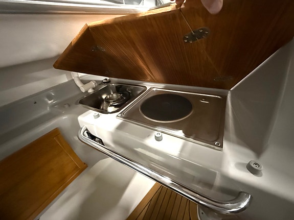 Strøken Yamarin 68 Cabin. Yamaha F200 fra 2022. Ankervinsj. Varmer. 191 timer! 29 of 30